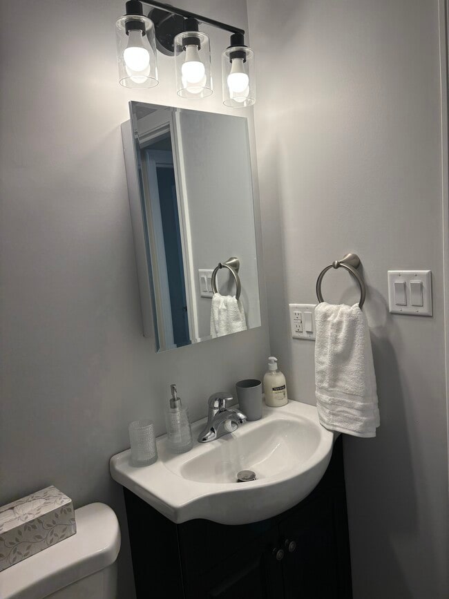 Building Photo - 300 Dyer St