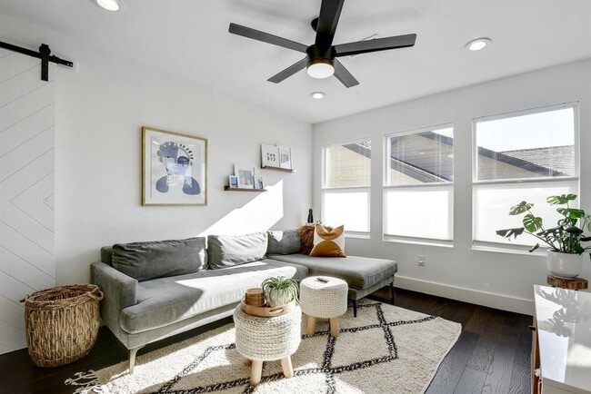 Building Photo - 2901 Glen Rae St