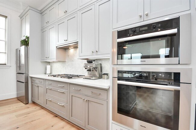 Building Photo - 3828 Glen Arbor Dr