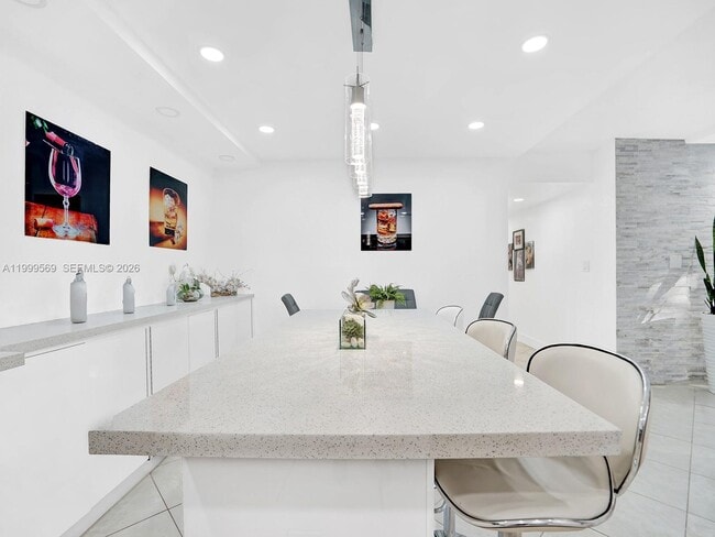 Building Photo - 6841 SW 147th Ave