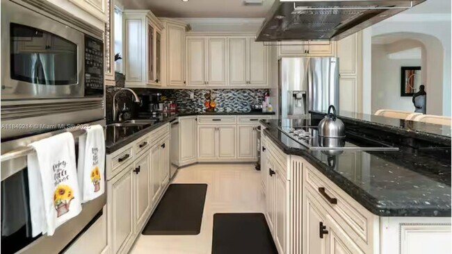 Building Photo - 7831 SW 164th Ave