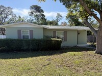 Building Photo - Charming 2-Bedroom in Spring Hill