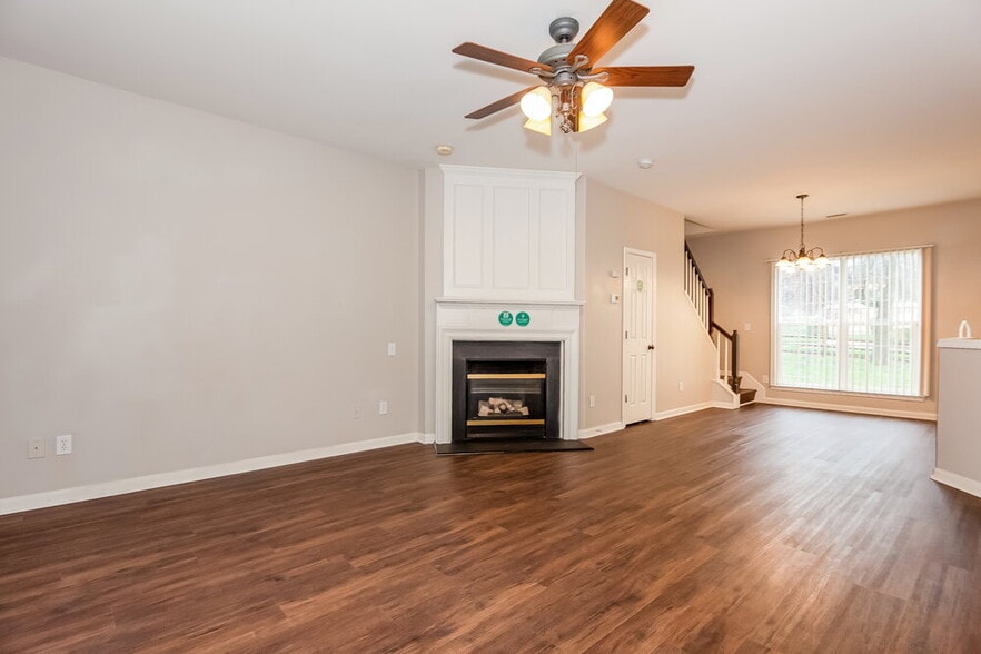 Building Photo - 2728 Wingdale Dr