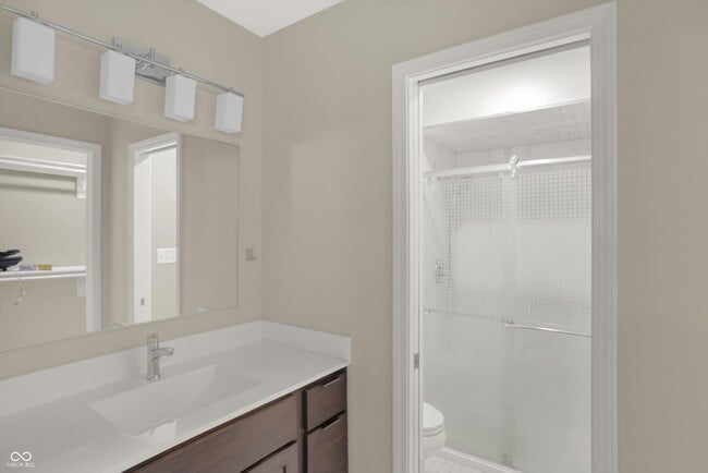 Building Photo - 3037 Golfview Dr