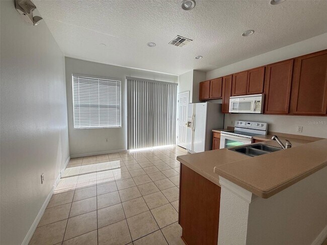 Building Photo - 5168 Regatta Dr