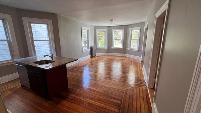 Building Photo - 93 Raymond St