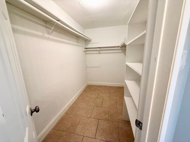 Building Photo - 16730 Frigate Dr