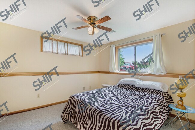 Building Photo - 2688 Walnut Hills Ct - 3 bedroom Kentwood ...