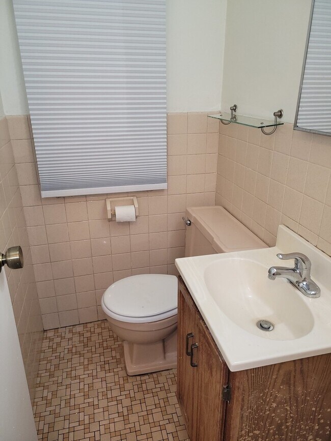 Building Photo - 4643 Church St