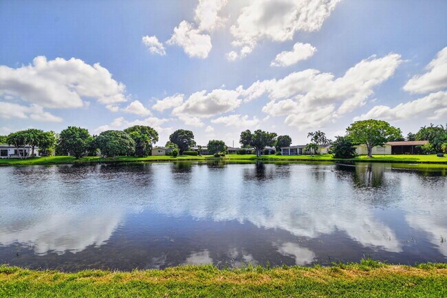Building Photo - 14624 Country Side Ln