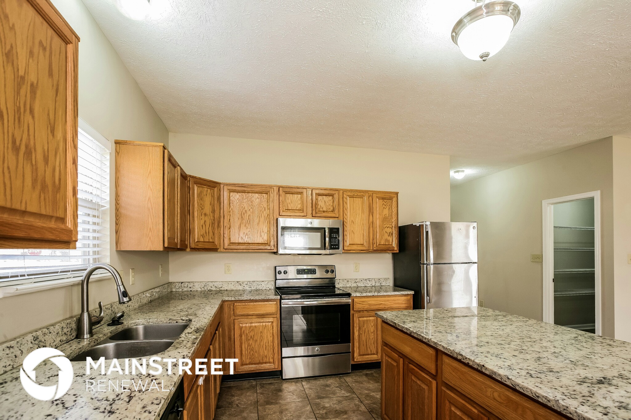 Building Photo - 11705 Rossmore Dr