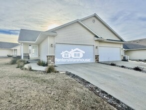 Building Photo - 2011 E 1st Ave