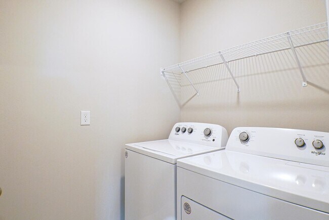 Building Photo - New Construction 4 beds 2 baths with lake view in Fort Myers