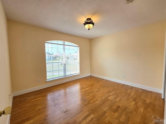 Building Photo - 1028 Antigua Cir
