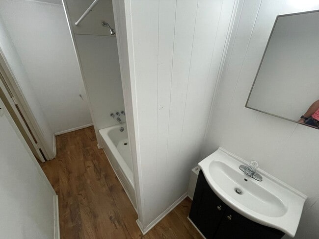 Building Photo - PRE-LEASING FOR JULY 22ND 2026!