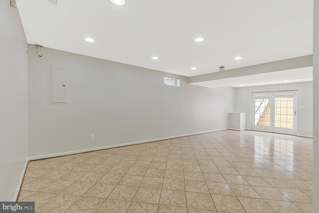 Building Photo - 10857 Hunter Gate Way