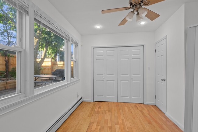 Building Photo - 637 36th St