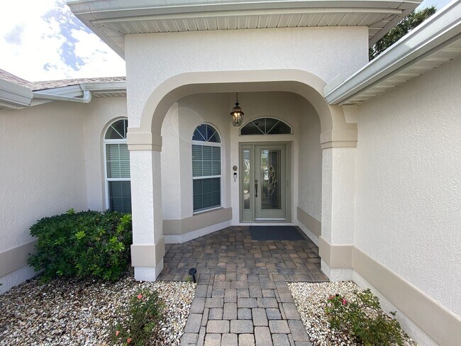 Building Photo - Gorgeous 3 + 2 Turnkey ANNUAL Lease w/Soak...