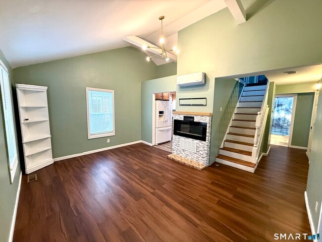 Building Photo - 42 Wells Ave