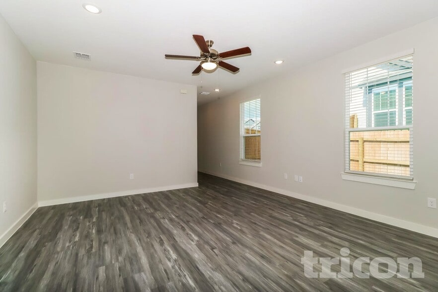 Building Photo - 1536 Mexican Heather Dr