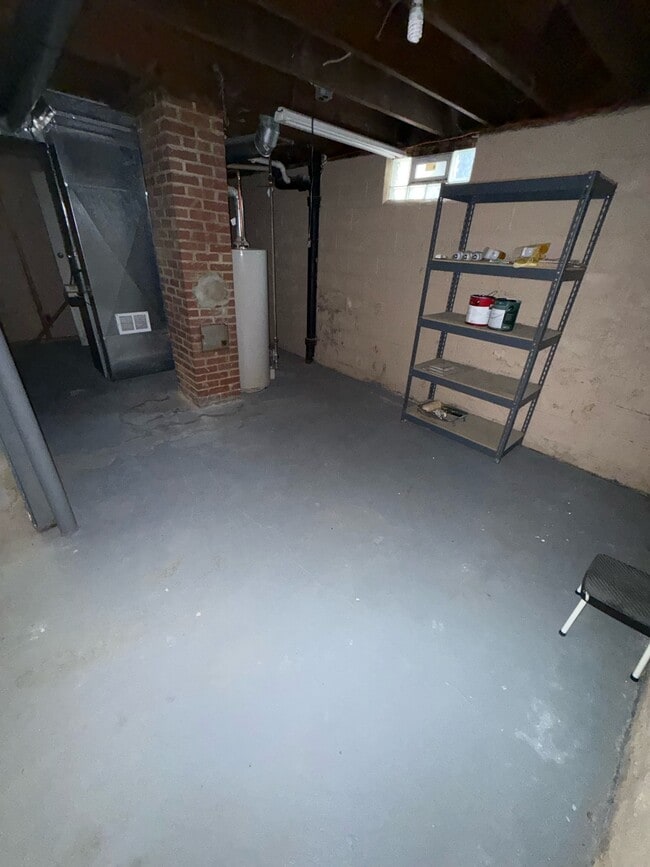 Building Photo - 1181 Hilltop Dr