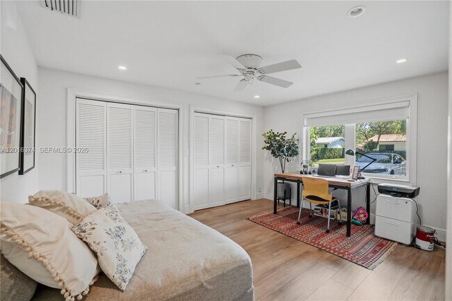 Building Photo - 7830 SW 53rd Pl