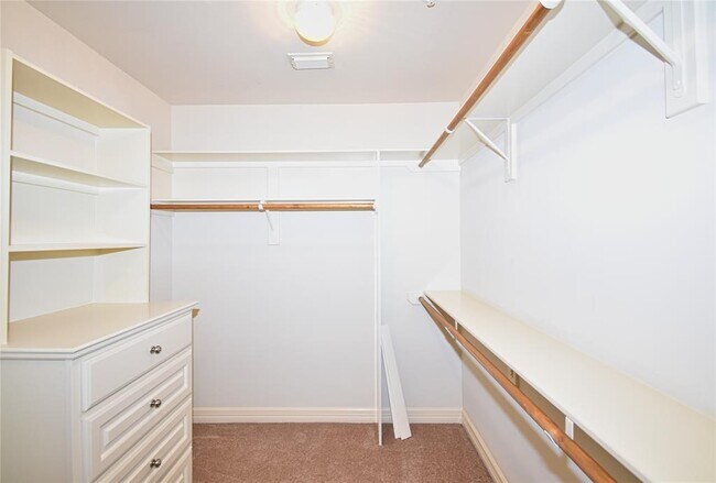 Building Photo - 4323 Lake Walk Ct