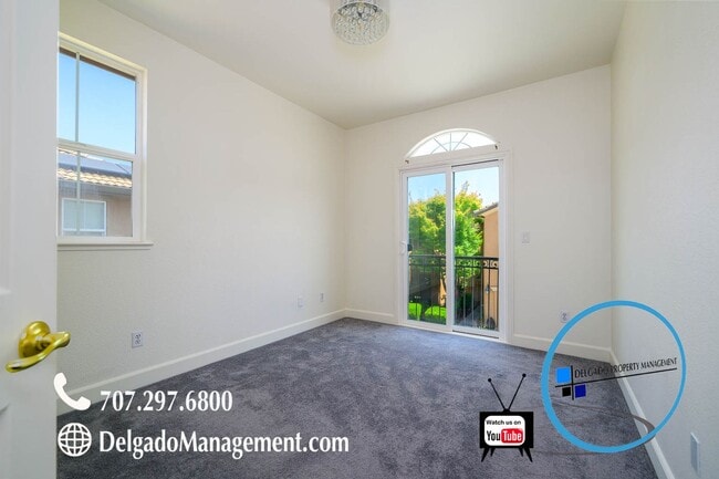 Building Photo - Beautiful gated Tiara 3 bedroom condo