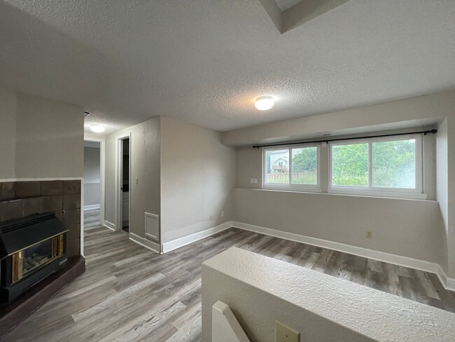 Building Photo - Move-In Ready Highlands Ranch Gem – Recently Updated 3 Bed/3 Bath