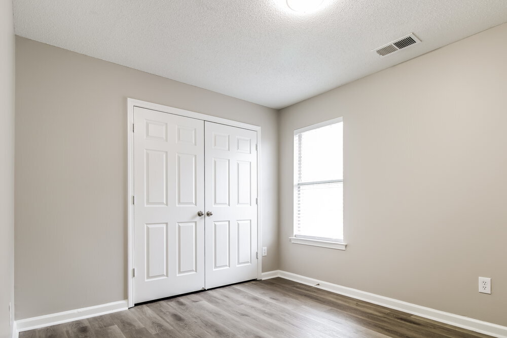 Building Photo - 115 Clear Springs Dr