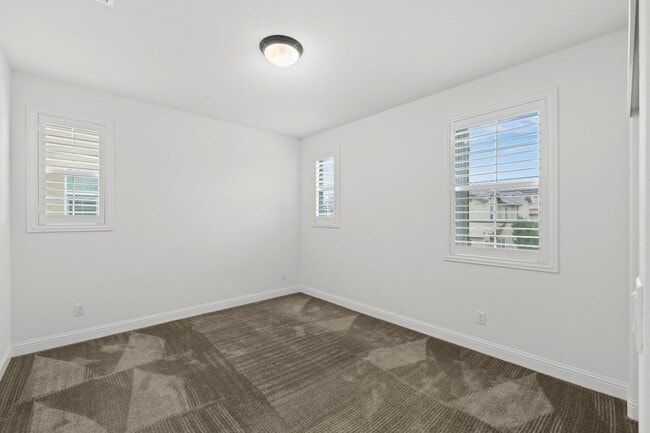 Building Photo - 4 Bedroom Upscale Rocklin Home Available NOW