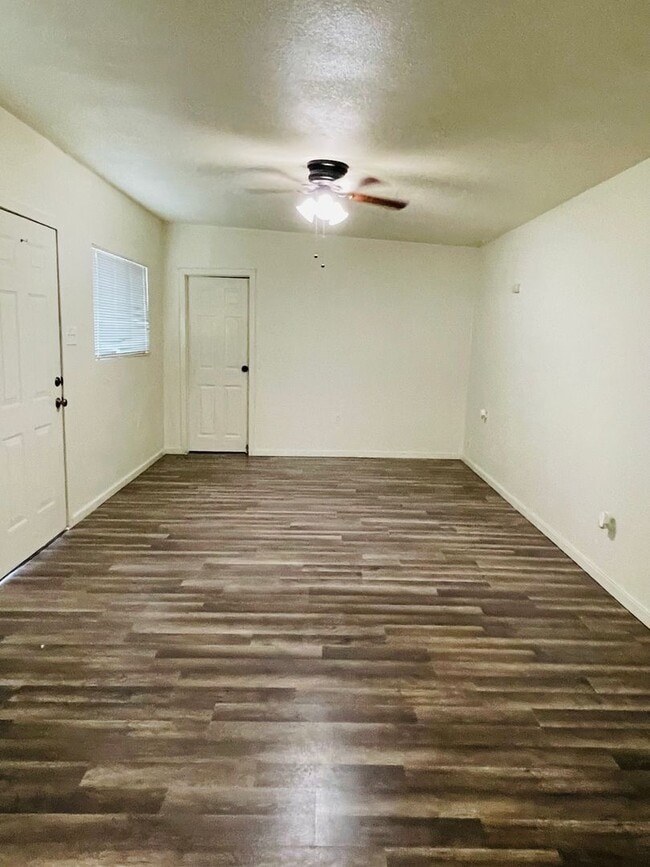 Building Photo - 2408 Wulff Ln