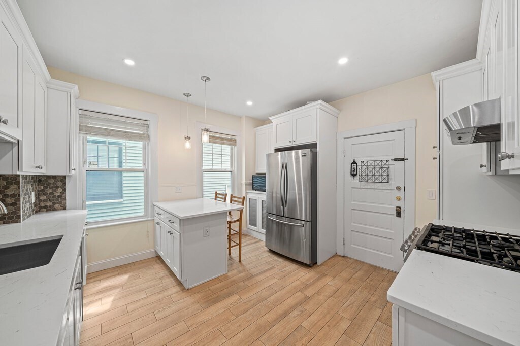 Building Photo - 108 Trowbridge St