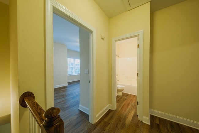 Building Photo - 8 Hydrangea Ct