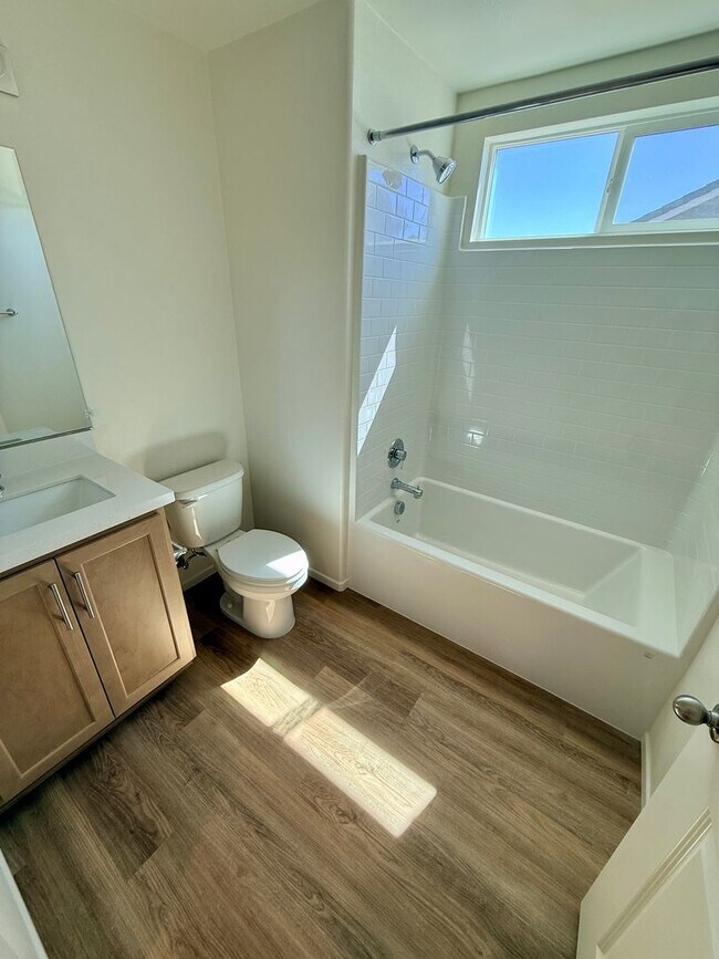 Building Photo - BRAND NEW 1 BEDROOM ADELANTO HOME