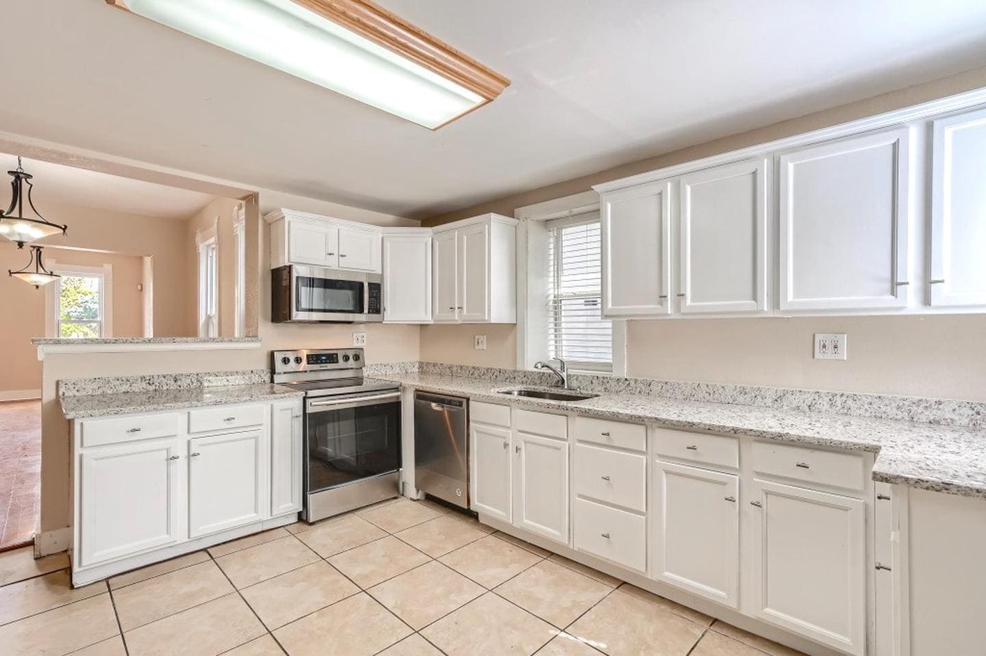 Building Photo - Beautiful Lincoln Park home by Art District on Santa Fe