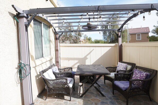 Building Photo - 4 Bedroom Home in Henderson NV!