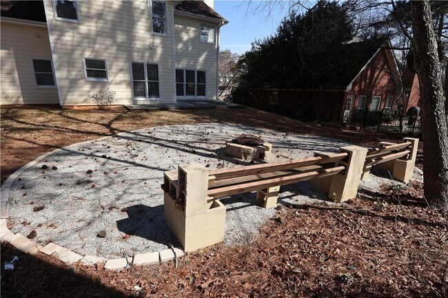 Building Photo - 1056 Oak Hollow Ct