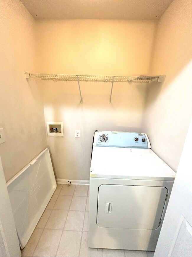 Laundry room near master bedroom - 1315 Thornborough Dr