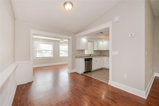 Building Photo - 4820 Camus St