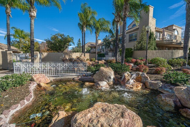 Building Photo - Santa Fe Double Primary Condo in Valencia!