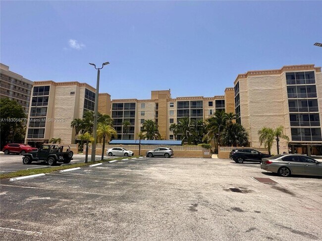 Building Photo - 2935 NE 163rd St