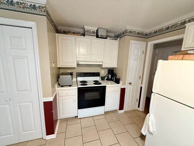 Building Photo - Charming 3BR Home Across from Barnett Shoals Elementary