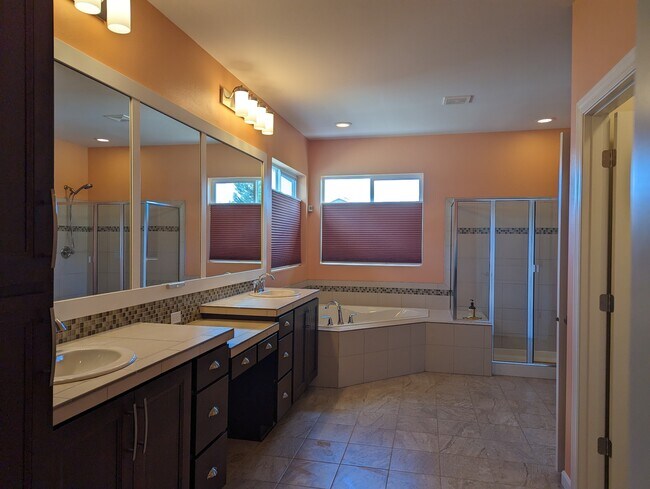 Master Bath - 3724 196th Pl SE
