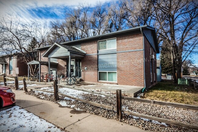 Building Photo - 1301 Burton Ct