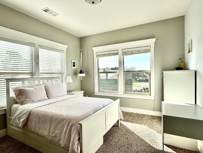 Building Photo - 760 Beachwood Ct