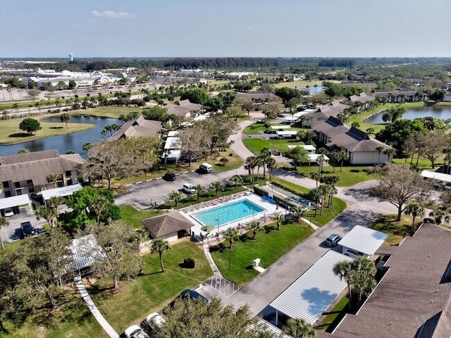 Building Photo - 33 Plantation Dr