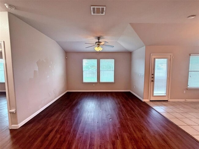 Building Photo - 545 Goddard