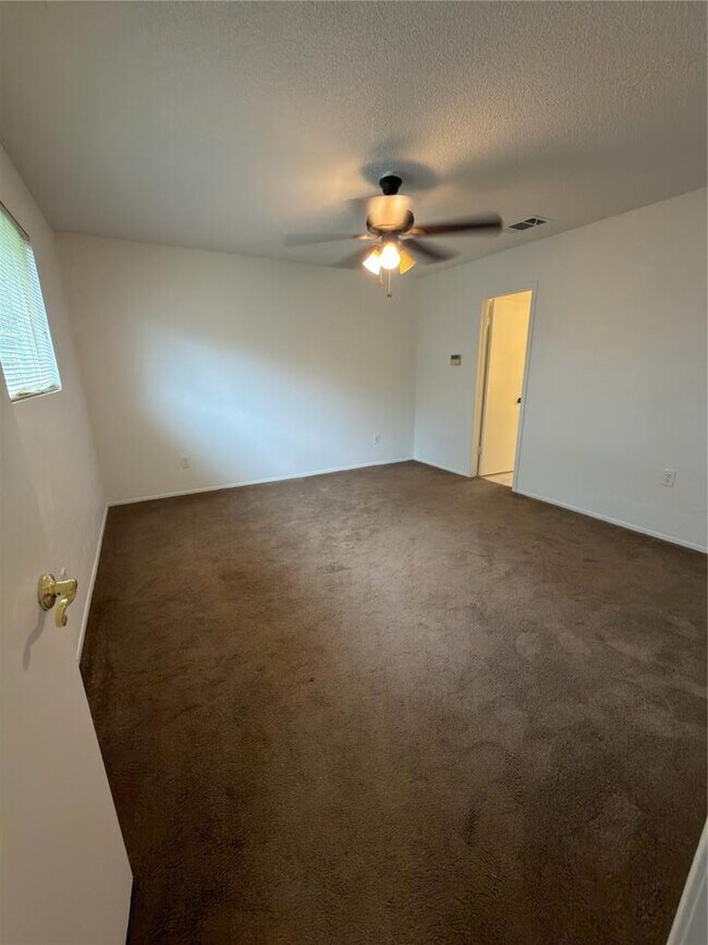 Building Photo - 5601 Porsche Ln