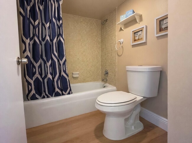 Building Photo - 6 Royal Palm Way